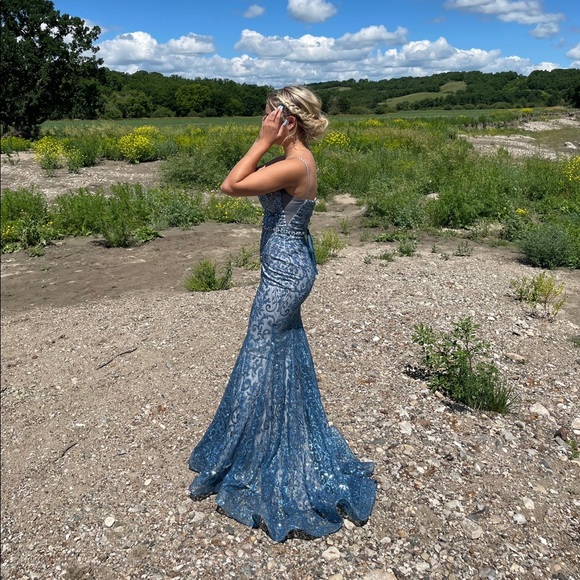 Ellie Wilde Prom/Grad Dress, Blue/Silver, Size US 6 - Picture 1 of 3